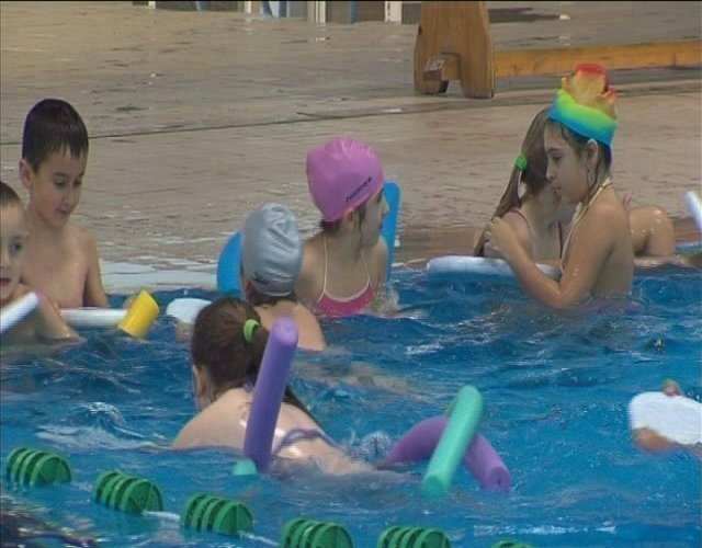 Besplatna škola plivanja za osnovce u Nišu