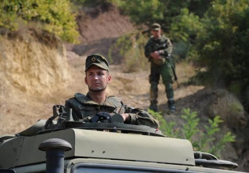 Nemci šalju na Kosovo oklopna vozila za rasturanje barikada