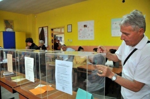 Нишлије данас понављају гласање