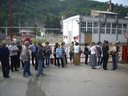 Radnici ŠIK "Kopaonika" 26 dana drže u blokadi kapiju preduzeća