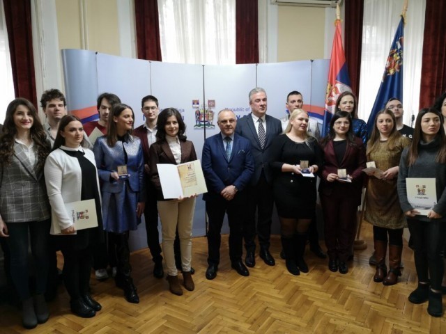 Uručene nagrade najboljim studentima Univerziteta u Nišu