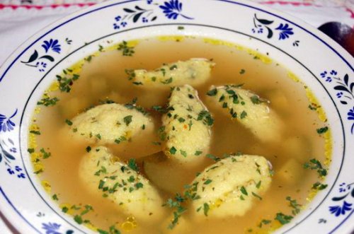 Пилећа супа са гриз кнедлама, Фото: kuhinjarecepti.com