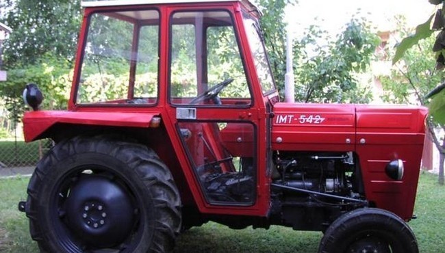 Toplički poljoprivrednici lakše do novog traktora - raspisan konkurs