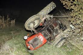 Starac (76) poginuo u prevrtanju traktora