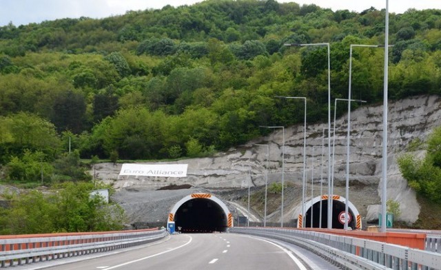 Тестирање тунела у Грделичкој клисури - затворена по једна трака