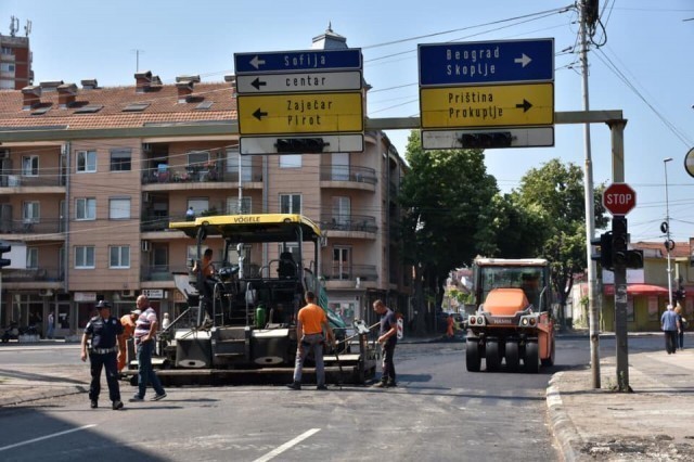 Obnovljen asfalt u Vardarskoj i na Trgu Pavla Stojkovića