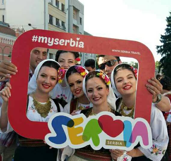 Veseli turistički karavan "Vidi Srbiju" juče zasluženo krenuo iz Niša
