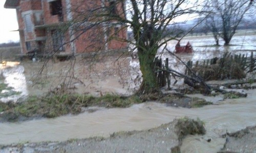 Критично у Врању: Обилне падавине угрозиле доњи део града и Врањску Бању