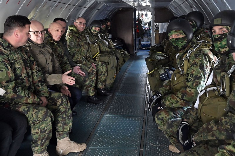 Tokom boravka u Nišu ministar Vučević obišao 63. padobransku brigadu