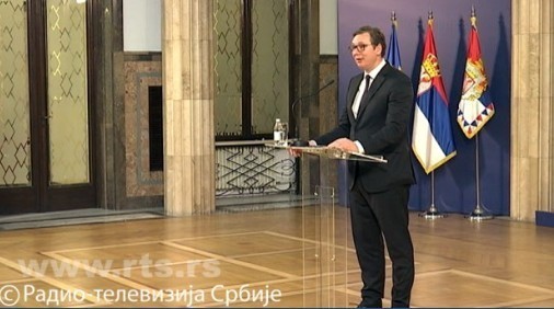 Novinari konačno izašli iz blokirane zgrade Predsedništva, nakon vanrednog obraćanja predsednika Vučića