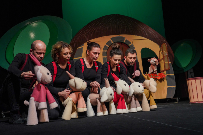 Представа "Вук и седам јарића" нишког Позоришта лутака на Седмом позоришном фестивалу за децу у Алексинцу