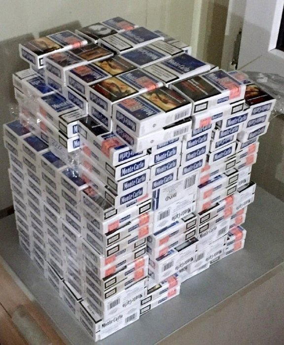 U Preševu na granici zaplenjeno 8.600 paklica cigareta