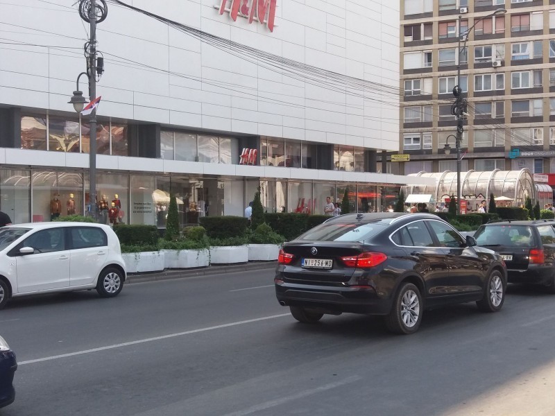 Državne i narodne zastave na ulicama Niša - čestitka gradonačelnice Sotirovski
