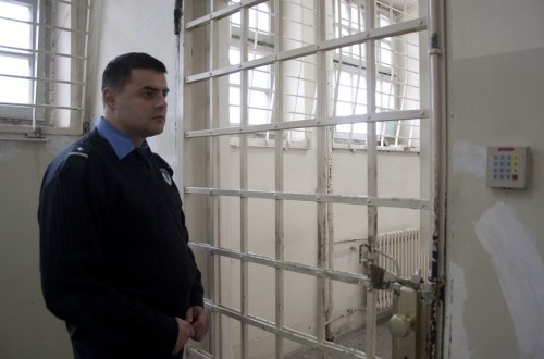 Plaćamo iživljavanje stražara: Niški zatvorenici dobili Srbiju u Strazburu!