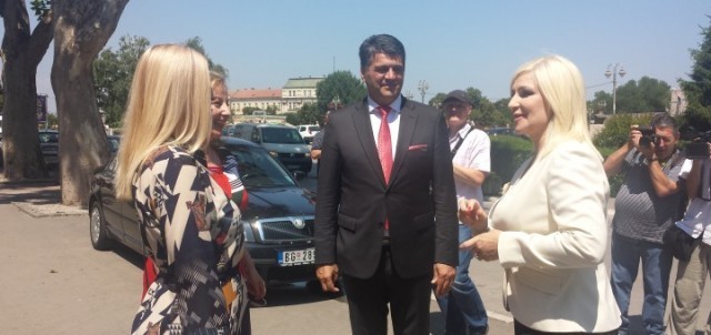 Министарка уручила кључеве аутомобила Сигурној кући у Нишу