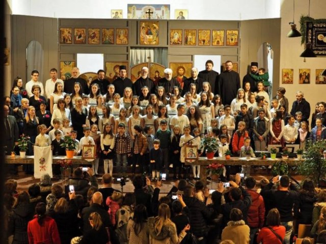 Leskovačke "Zvezdice" pevale u Beču za pomoć deci iz Tiršove