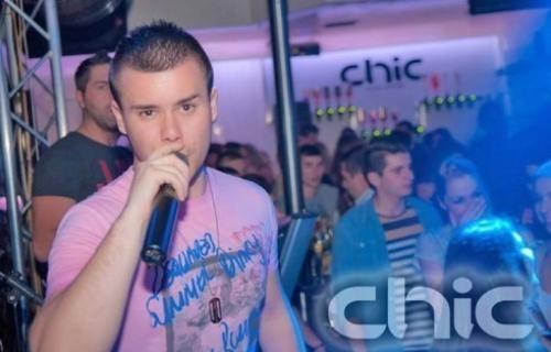 Стефан Радовић и певач Давор Бадров у вези