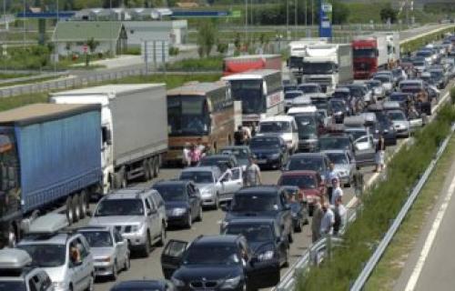 Turci na granici - kolona 50 km
