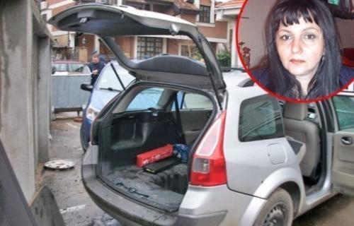 Profesorki nema ko da plati štetu na automobilu koji je greškom raznela bomba