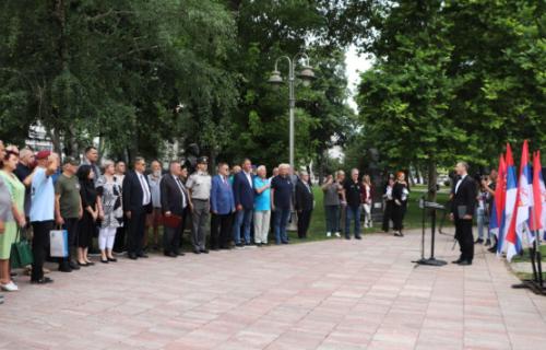 Поводом 4. јула – Дана бораца, који се ове године поново обележава након дуже временске паузе, код споменика „Искра слободе“ у Нишу одржана је комеморативна свечаност. Чувајући сећање на борце за слободу – поново обележен Дан бораца