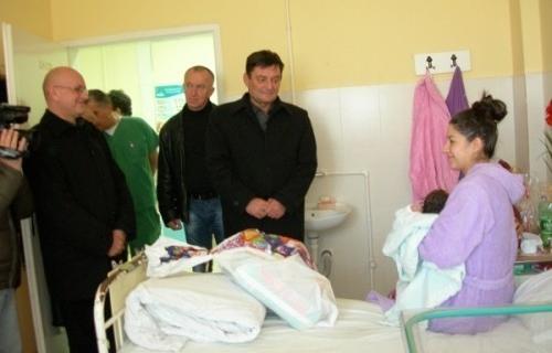 50.000 првој беби