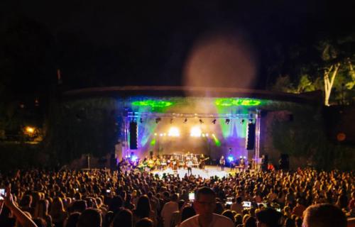 Niš će od 24. do 27. juna ponovo biti mesto susreta ljubitelja kvalitetnog zvuka i vanvremenskih melodija, kada će biti održan ovogodišnji „Evergreen“ festival. Program donosi kombinaciju muzičke edukacije, nastupa mladih autora i koncerata poznatih izvođača sa regionalne scene. „Evergrin“ festival od 24. do 27. juna donosi Nišu večeri bezvremenske muzike