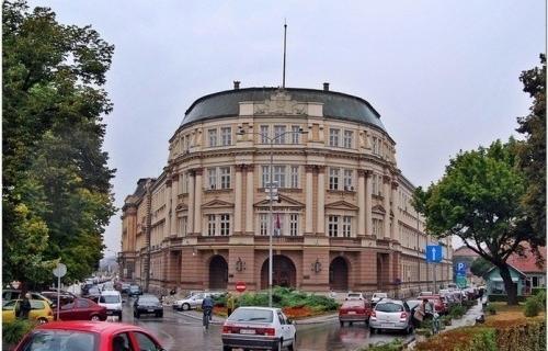 Влада  ''блокирала'' Ниш