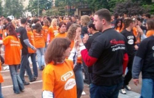 Mali maturanti prošetali Kuršumlijom