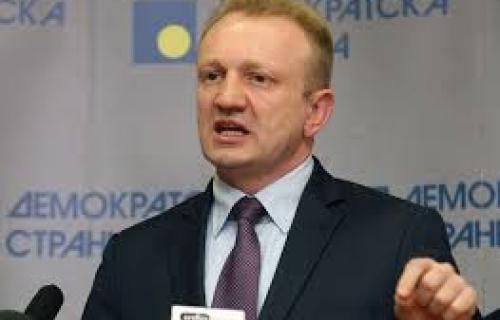 СНС све заснива на лажима