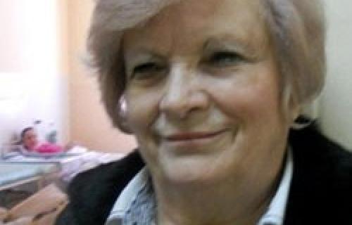 Директорка спроводи тиранију