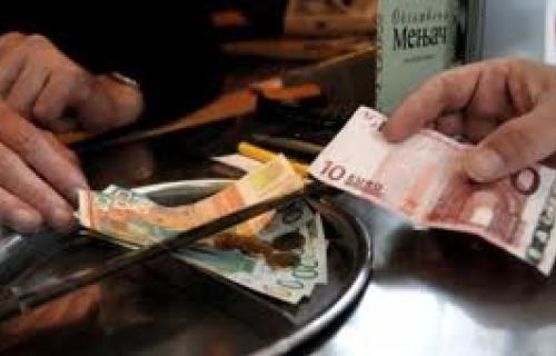 Dinar ojačao prema evru