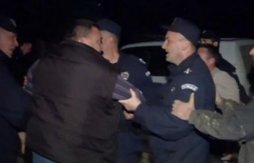 Нападнут министар