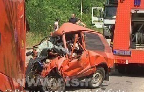 U teškom udesu poginuo mladić