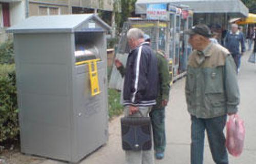 Kontejneri za polovnu garderobu
