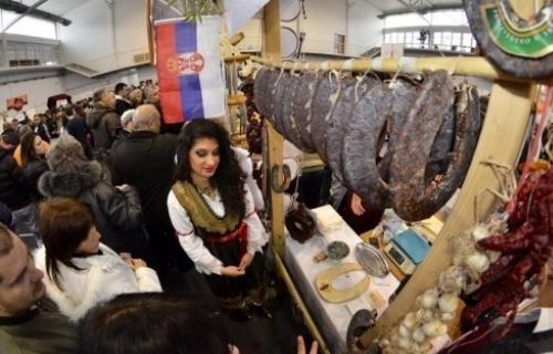 Празник пеглане кобасице у Пироту