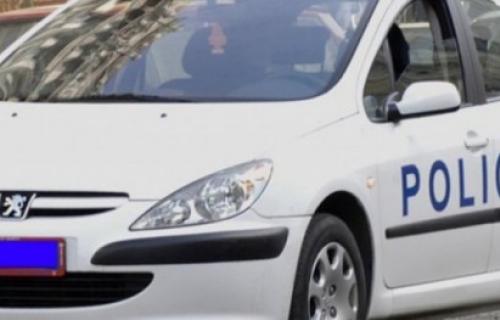 Maloletnik nožem izboden po grudima