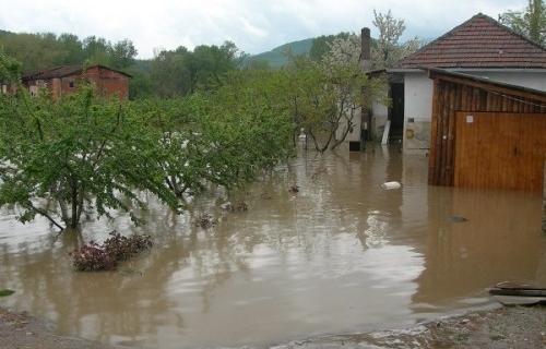Због поплаве нема школе