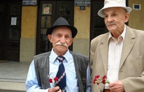 Dva maturanta na proslavi 65 godina od mature