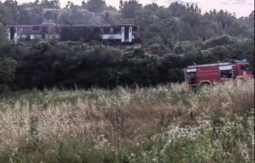 Zapalio se šinobus na pruzi Niš–Svrljig: Evakuisano 11 putnika, nema povređenih