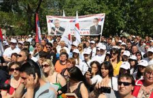 Или оставке или распуштање Градског одбора СНС