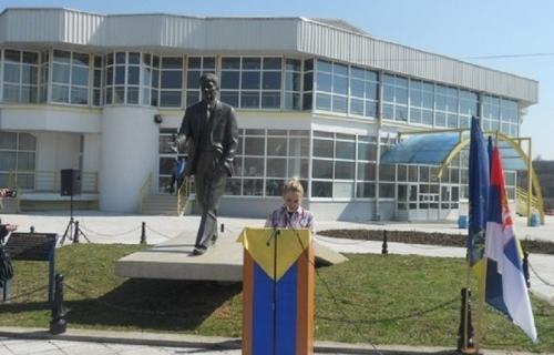 Ђинђићев споменик у Прокупљу