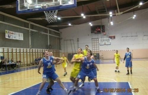 Одлична кошарка и још боља туча