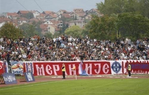 Мераклије хтеле да бију фудбалере Радничког