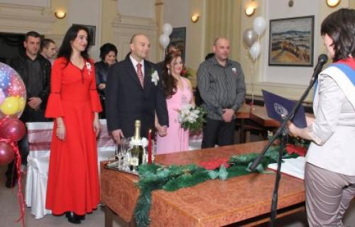 Алексинац: Новогодишње венчање у поноћ