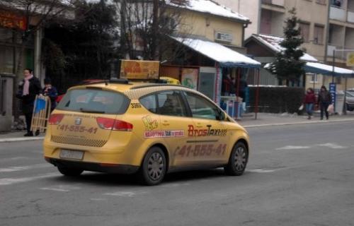 Taksista izboden nožem
