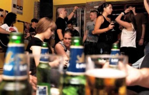 Prodaja alkohola i posle 22 sata, muzika non-stop