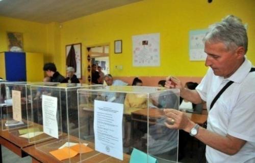 Нишлије данас понављају гласање