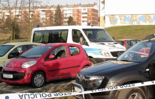 Leskovac : Bomba oštetila tri automobila