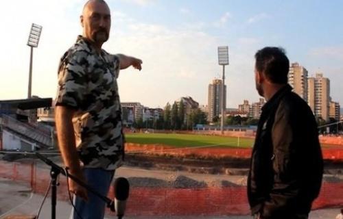 Плачемо иза тамних наочара