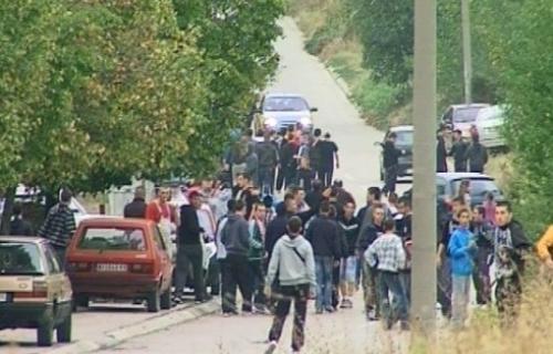 Neredi u Nišu, povređen policajac